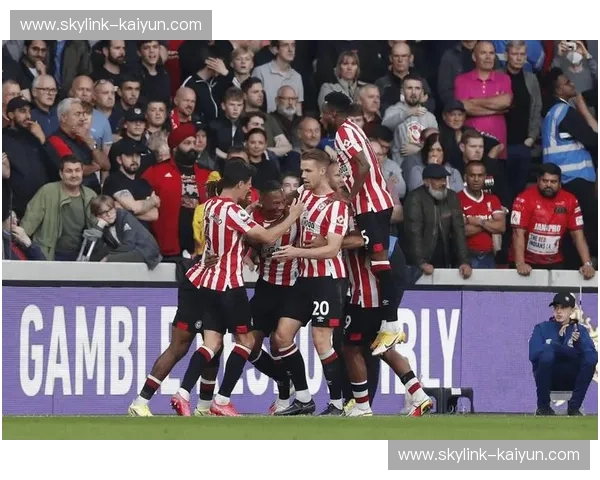 英超狂想曲：白鹿巷的攻势烈焰与莫利纽“饿狼”的致命伏击