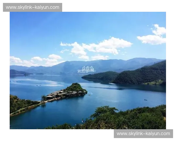 跨越山海的较量：当大连一方的蓝色怒火，遇见丽江古城的云淡风轻